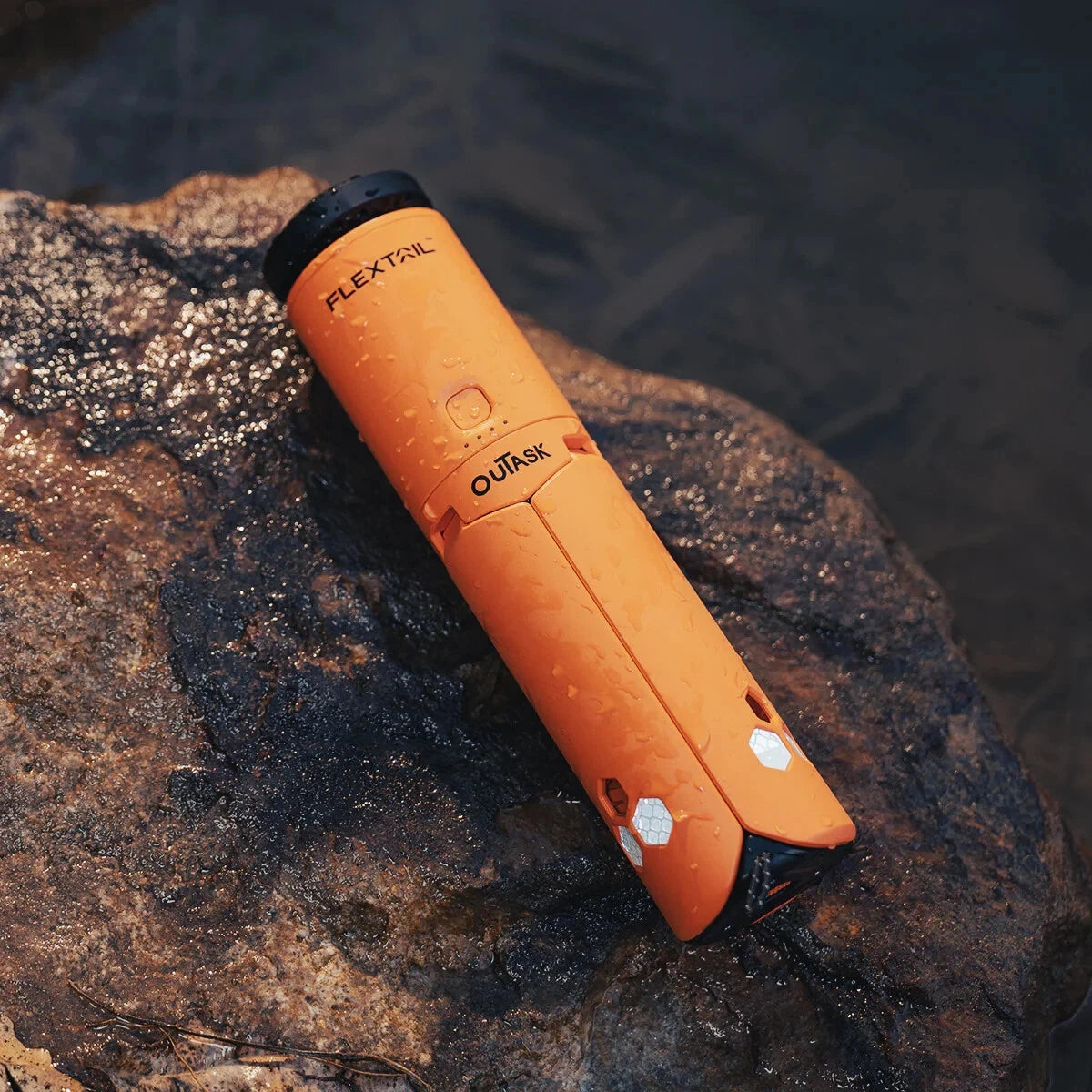 Nomadia Accessory OuTask x FLEXTAIL Telescopic Camping Lantern with water all over - waterproof camping light - uk camping