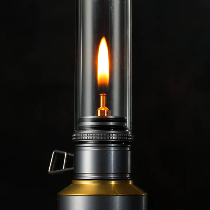 Portable flame lantern with a lit flame Nomadia Camping Light Candle-Style Gas Camping Lamp Set - camping with a fire - atmospheric light