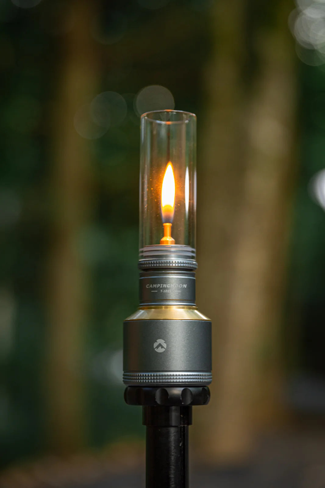 Flickering candle-like light in a glass container Nomadia Camping Light Candle-Style Gas Camping Lamp Set - camping with a fire - uk camping
