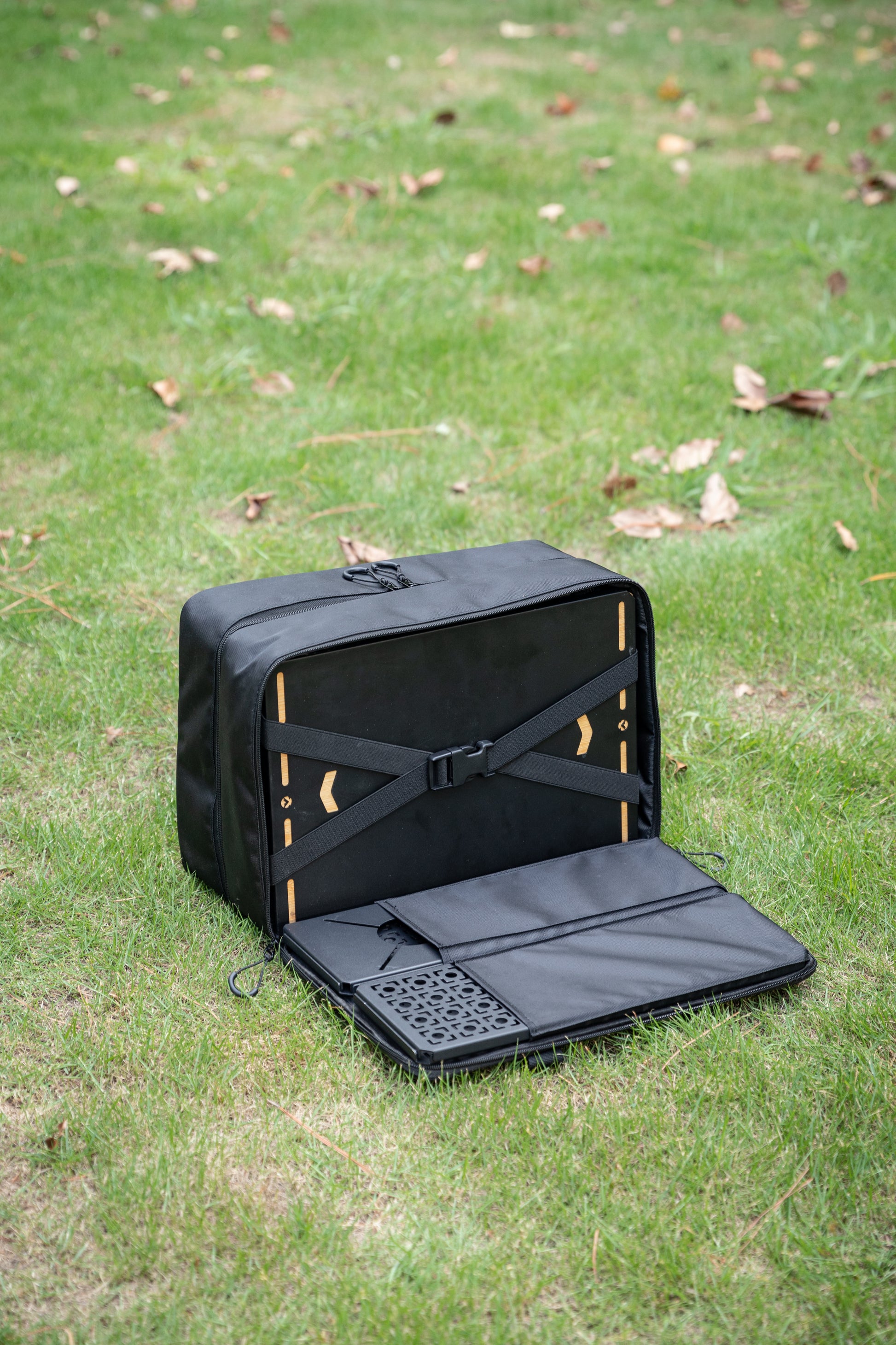 Nomadia CampStation Storage Bag large storage camper bag with compartments compact bag