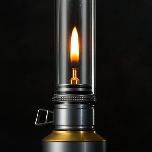 Portable flame lantern with a lit flame Nomadia Camping Light Candle-Style Gas Camping Lamp Set - camping with a fire - atmospheric light 